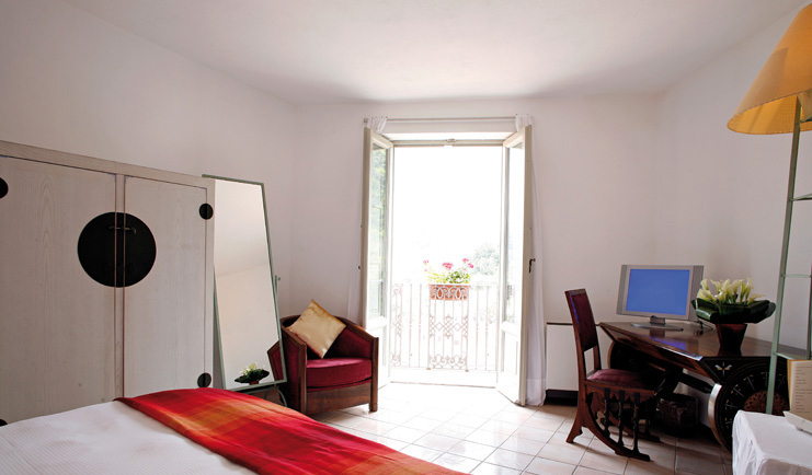 La Locanda Delle Donne Monache Basilicata standard room modern décor