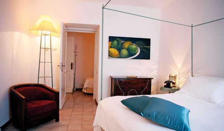 La Locanda Delle Donne Monache Basilicata guest suite seating area modern décor