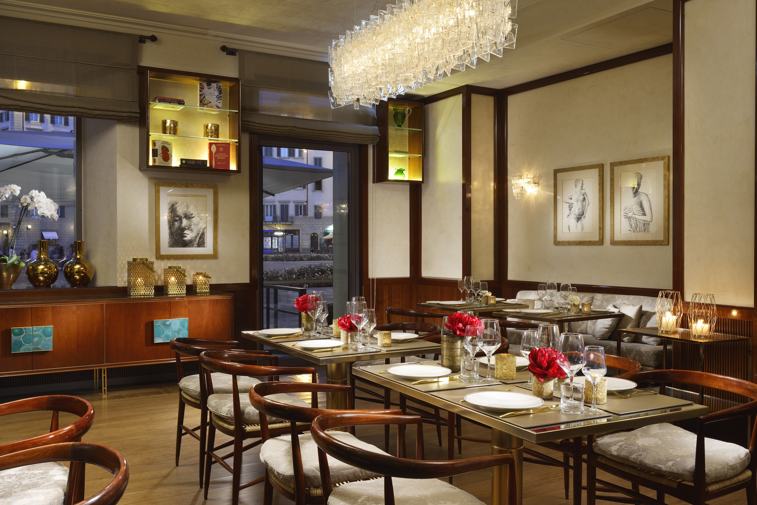 Grand Hotel Minerva Florence cosy restaurant with wooden chairs and panelled walls