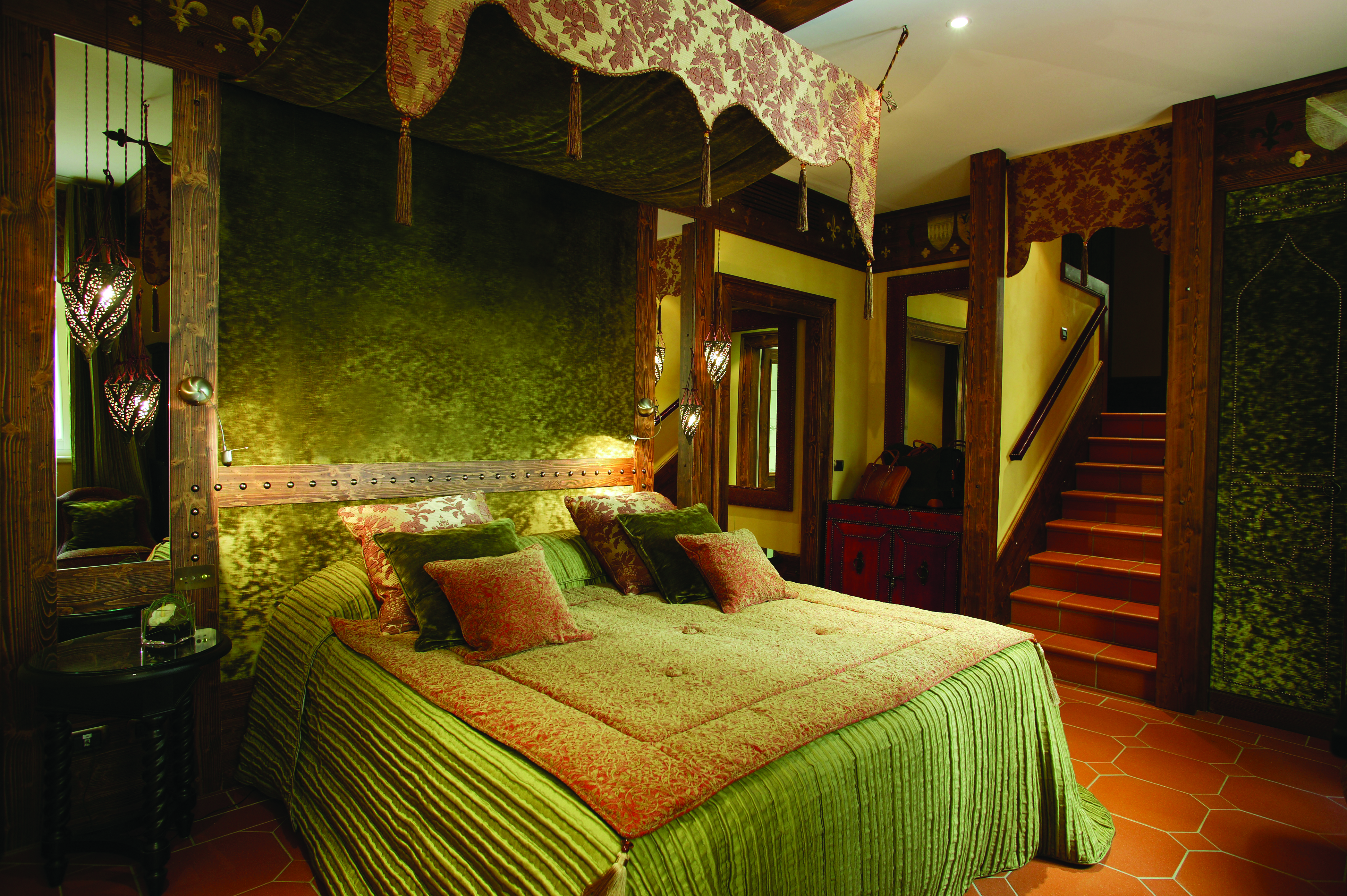 Hotel Bernini Palace Florence Tuscan deluxe room bed ornate décor