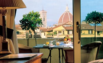 Hotel Lungarno Florence terrace breakfast views of the Duomo