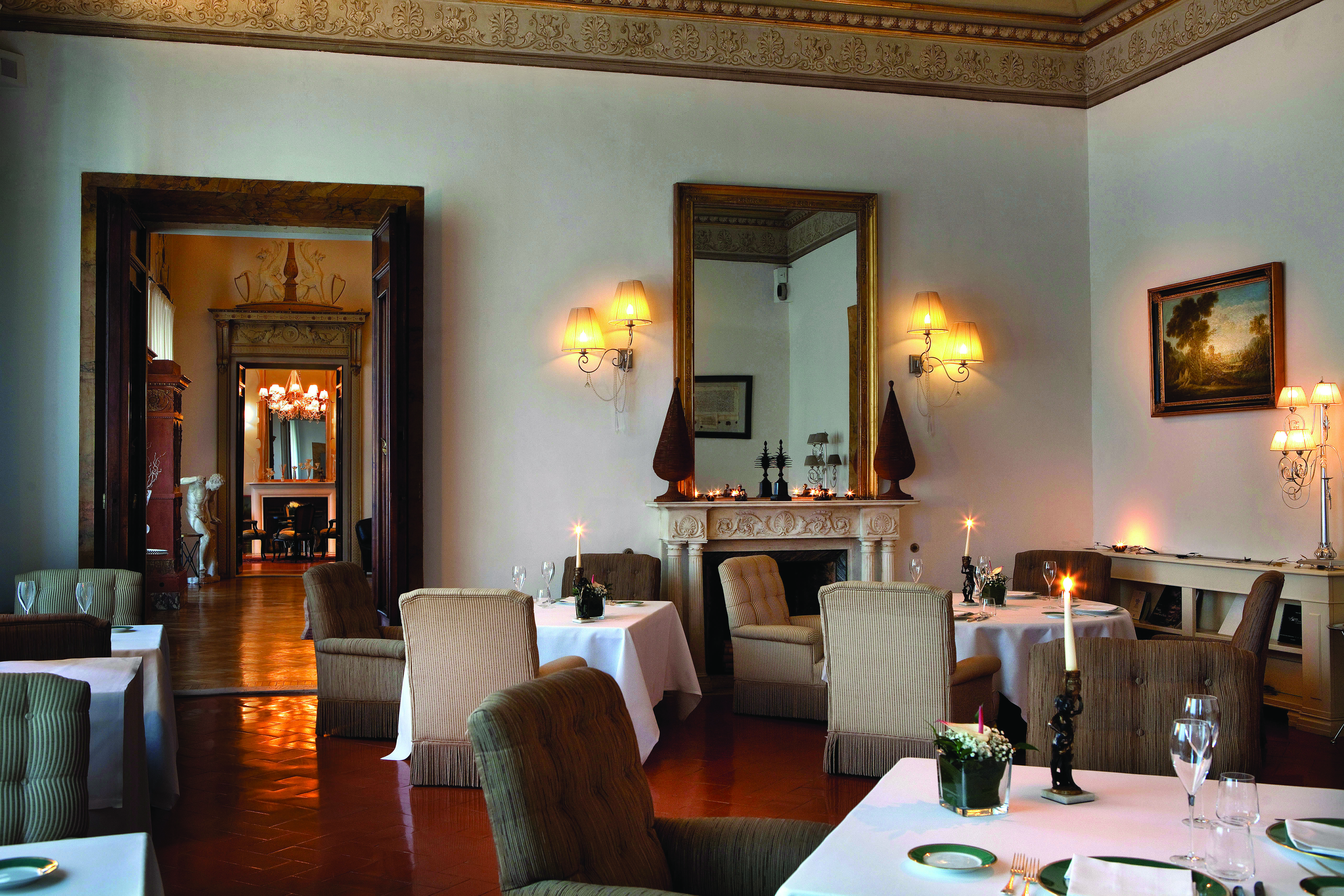 Relais Santa Croce Florence Guelfi Ghibellini restaurant indoor dining