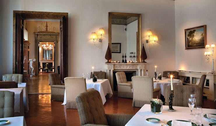 Relais Santa Croce Florence Guelfi Ghibellini restaurant indoor dining