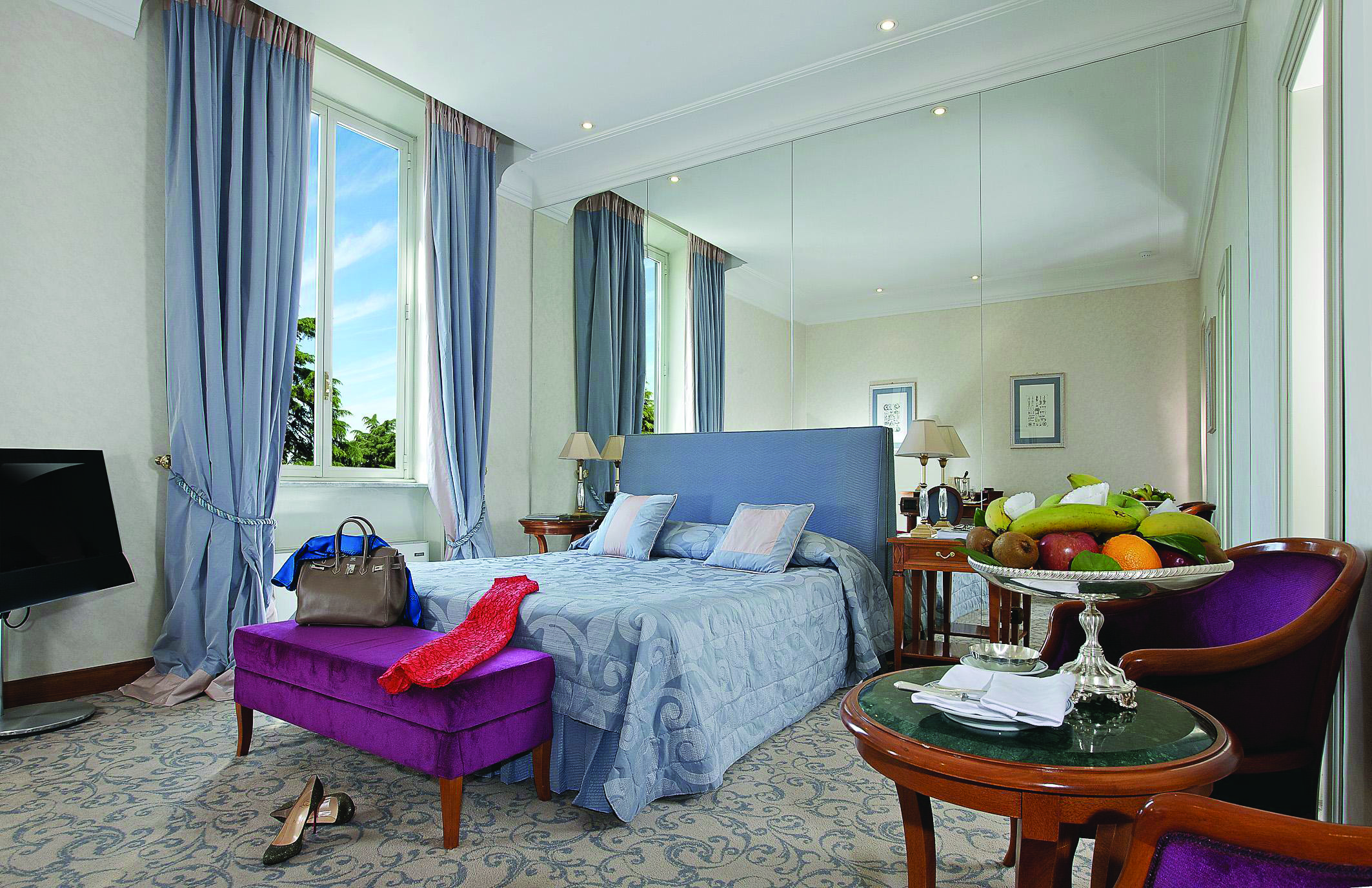 Aldrovandi Villa Borghese Rome deluxe bedroom bed furniture mirrored wall