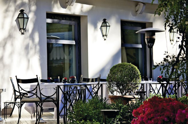 Aldrovandi Villa Borghese Rome patio outdoor dining 