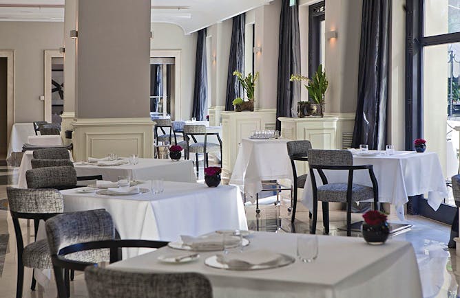 Aldrovandi Villa Borghese Rome restaurant indoor dining 