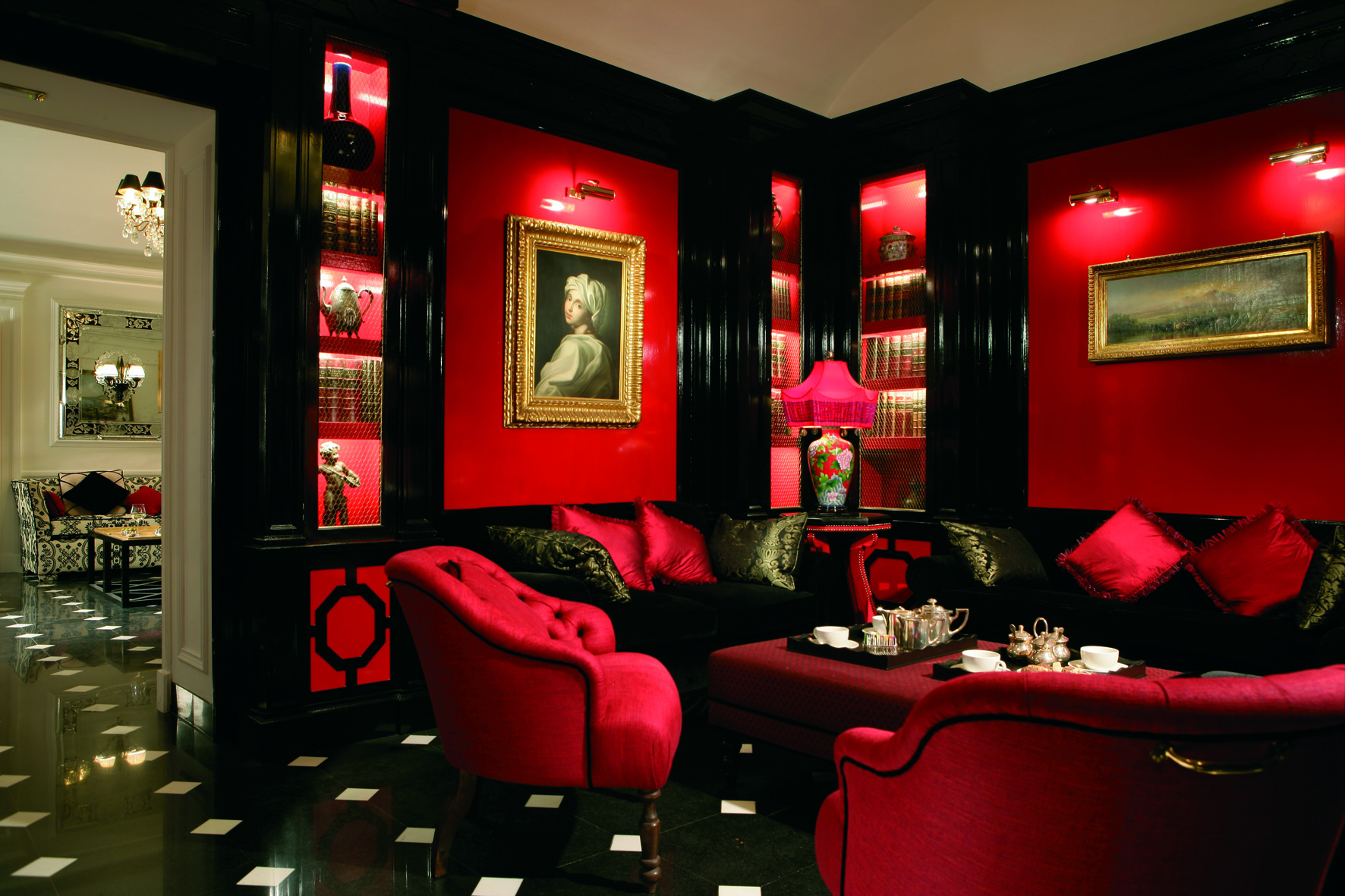 Hotel d'Inghilterra Rome bar lounge communal indoor seating area ornate décor