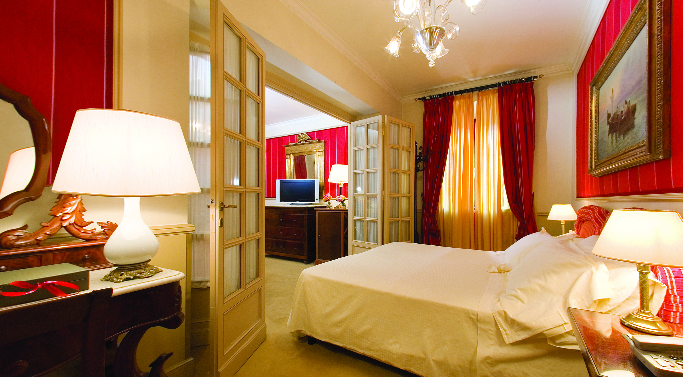 Hotel d'Inghilterra Rome executive junior suite bed lounge area ornate décor