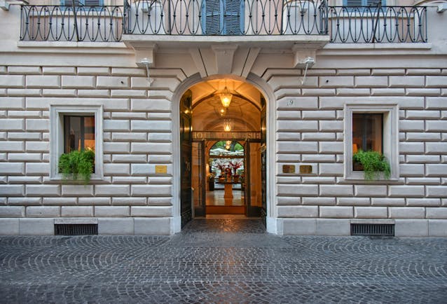 Hotel de Russie Rome stone front of building