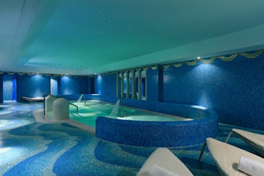 Hotel de Russie Rome blue walls of spa pool