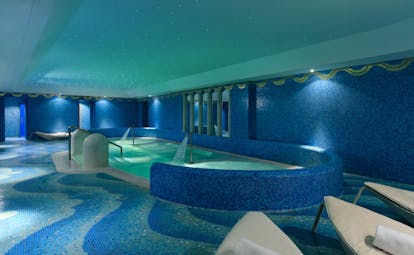 Hotel de Russie Rome blue walls of spa pool