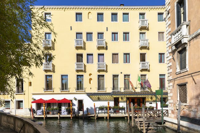 Luna Baglioni Venetian hotel by canal