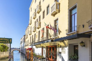Luna Baglioni Venetian hotel by canal