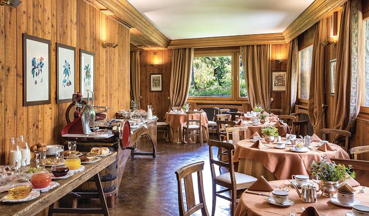  Hotel Hermitage Italy Alps breakfast buffet dining area continental breakfast