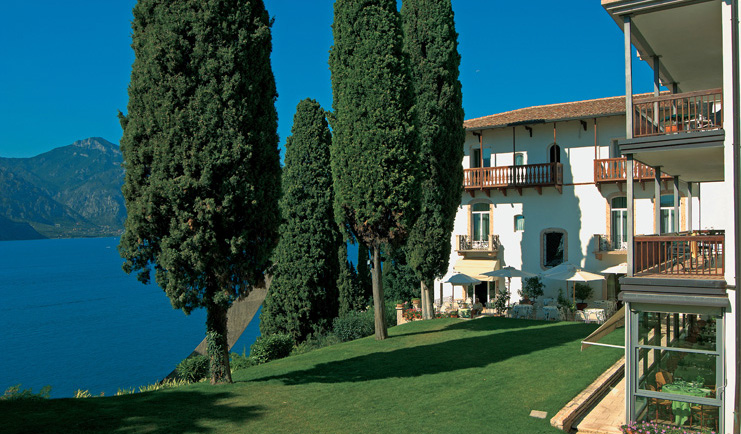 Bellevue San Lorenzo Lake Garda grounds lawn trees overlooking lake