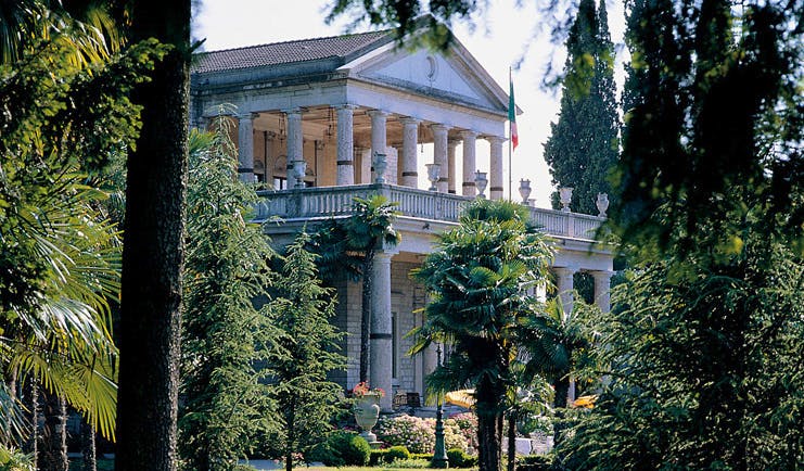 Villa Cortine Lake Garda exterior neo classical architecture gardens trees
