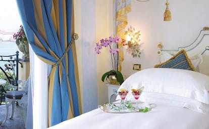Villa Aminta Lake Maggiore guest room bed access to private terrace elegant décor