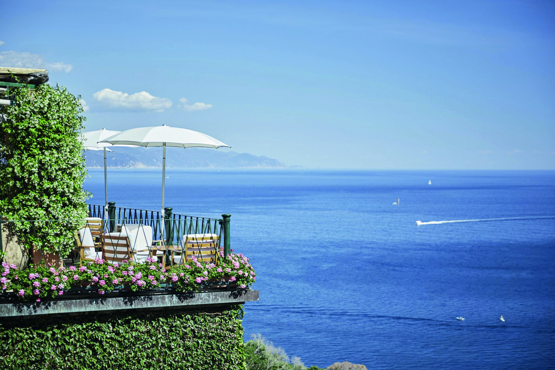 Splendido Portofino terrace outdoor dining area overlooking the sea
