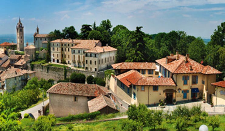 Villa Beccaris Piemonte exterior hotel buildings countryside surroundings