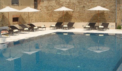 Relais San Maurizio Piemonte pool sun loungers umbrellas