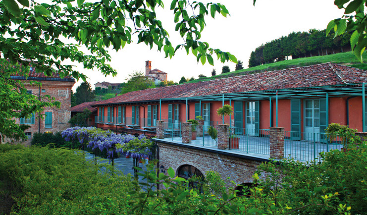 Relais Sant'Uffizio Piemonte buildings patio trees shrubs