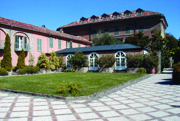 Relais Sant'Uffizio Piemonte exterior hotel building traditional architecture