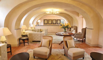 Relais Sant'Uffizio Piemonte lounge communal indoor seating area modern décor 