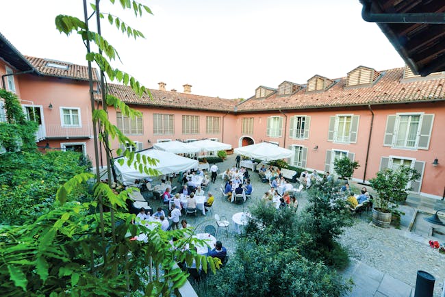 Relais Villa D' Amelia Piemonte courtyard outdoor dining trees 