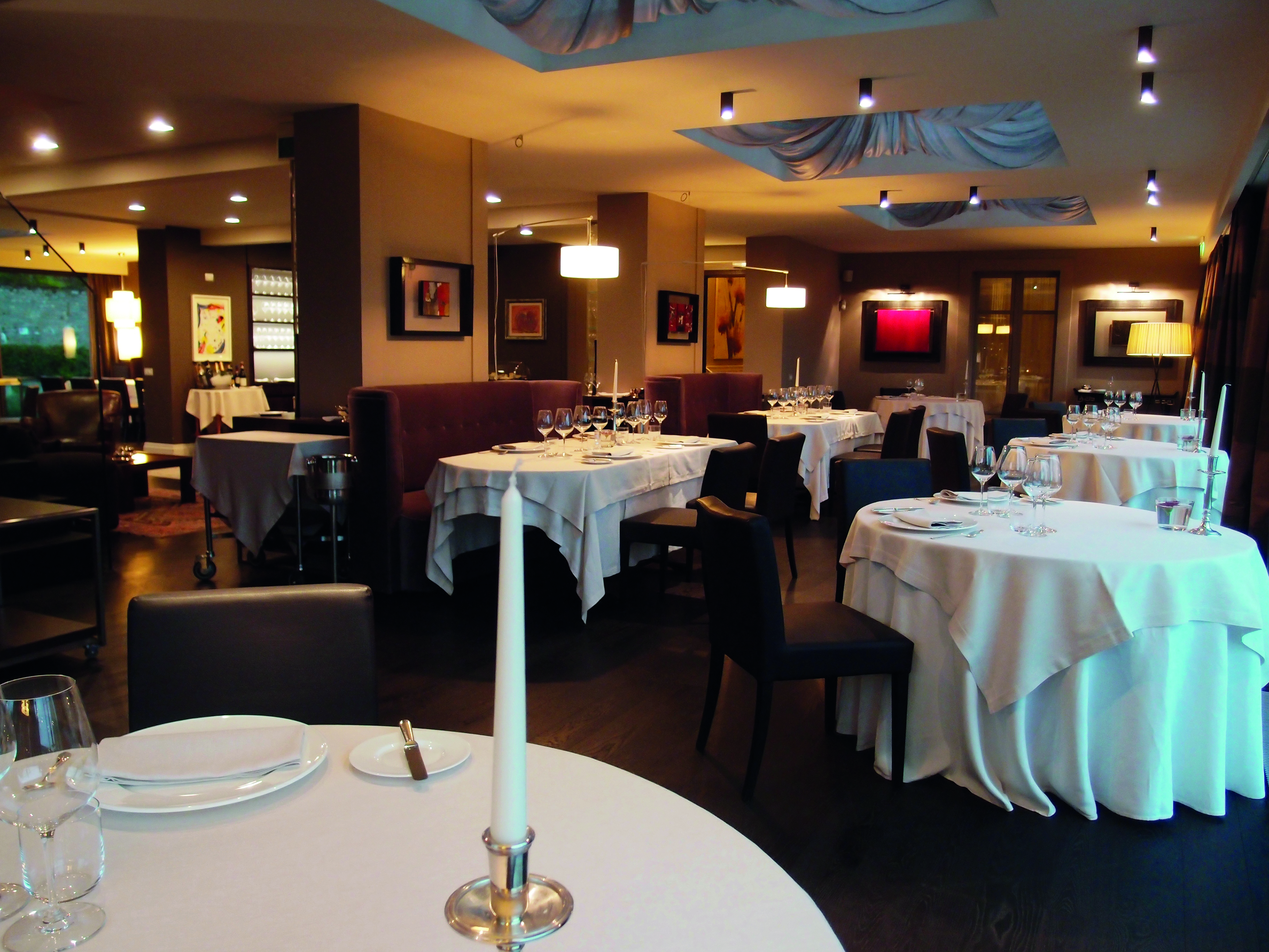 Relais Villa D' Amelia Piemonte restaurant indoor dining traditional décor