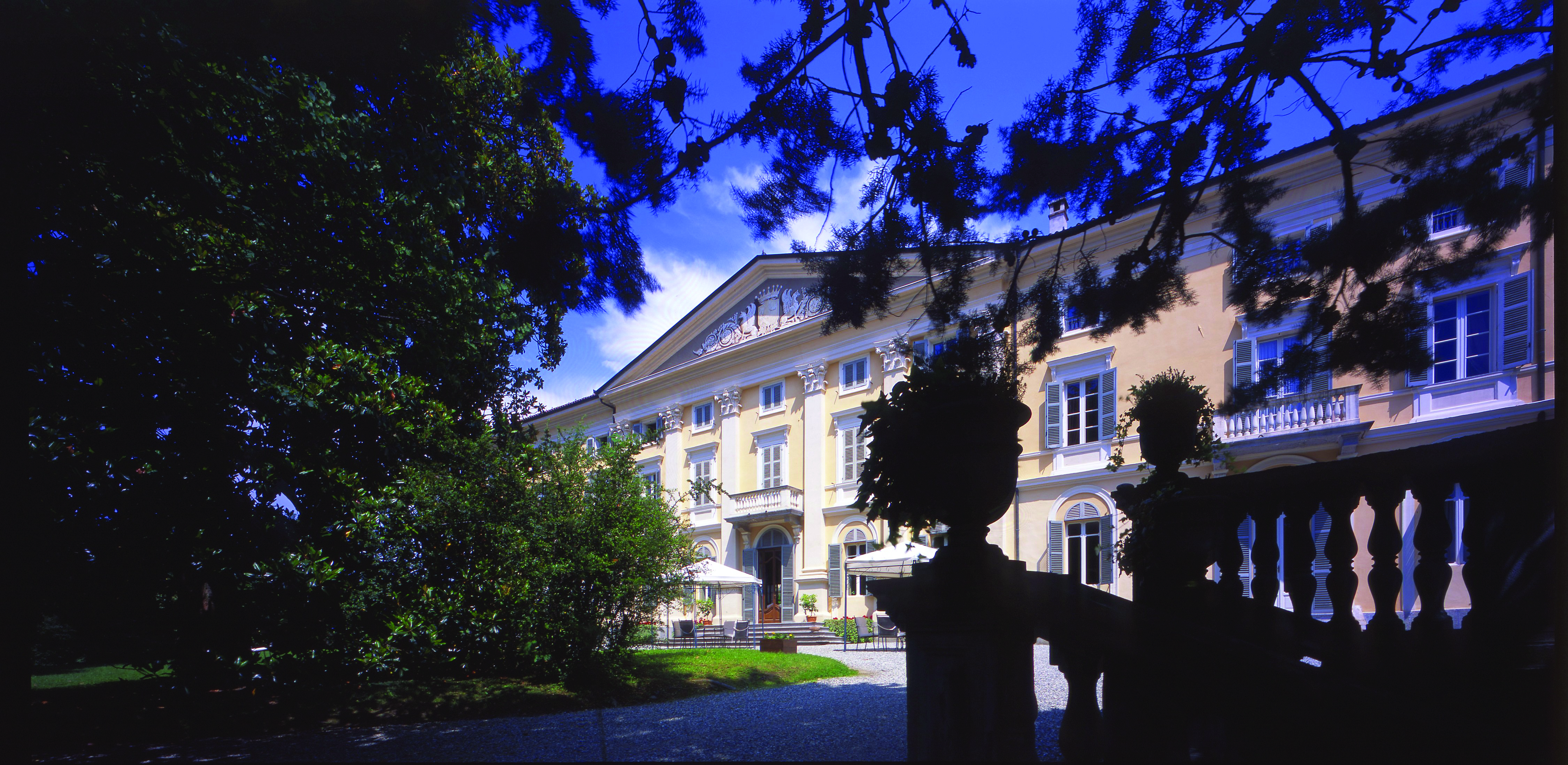 Relais Villa Matilde Piemonte exterior hotel building driveway 