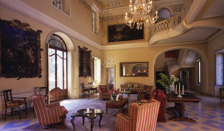 Relais Villa Matilde Piemonte hall traditional décor communal seating area