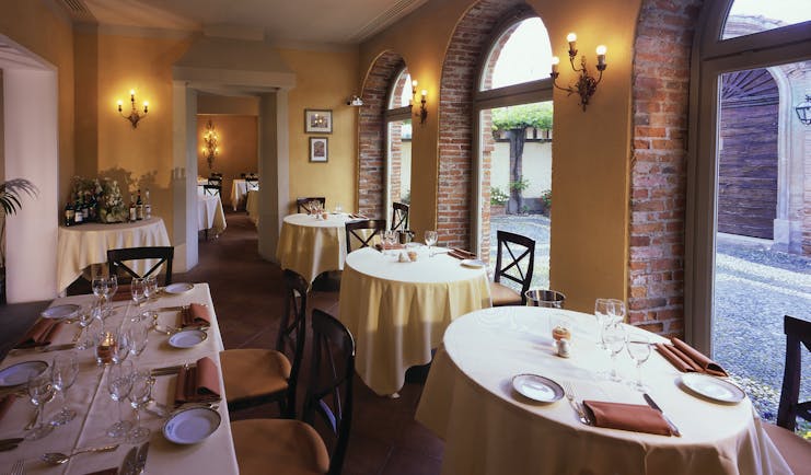 Relais Villa Matilde Piemonte restaurant indoor dining traditional decor 