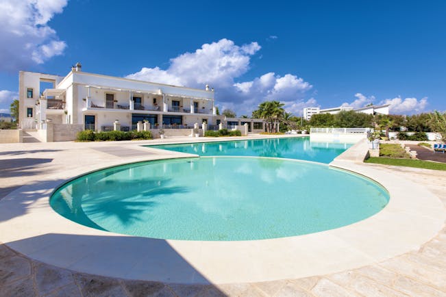 Canne Bianche Puglia large pool 