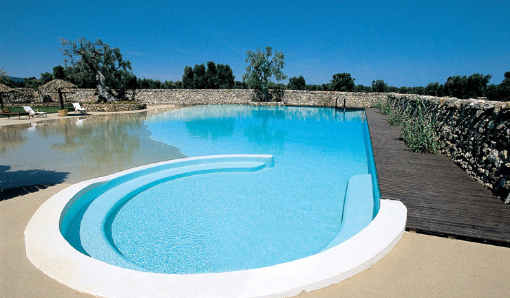 Masseria Torre Coccaro Puglia pool jacuzzi terrace sun loungers terrace