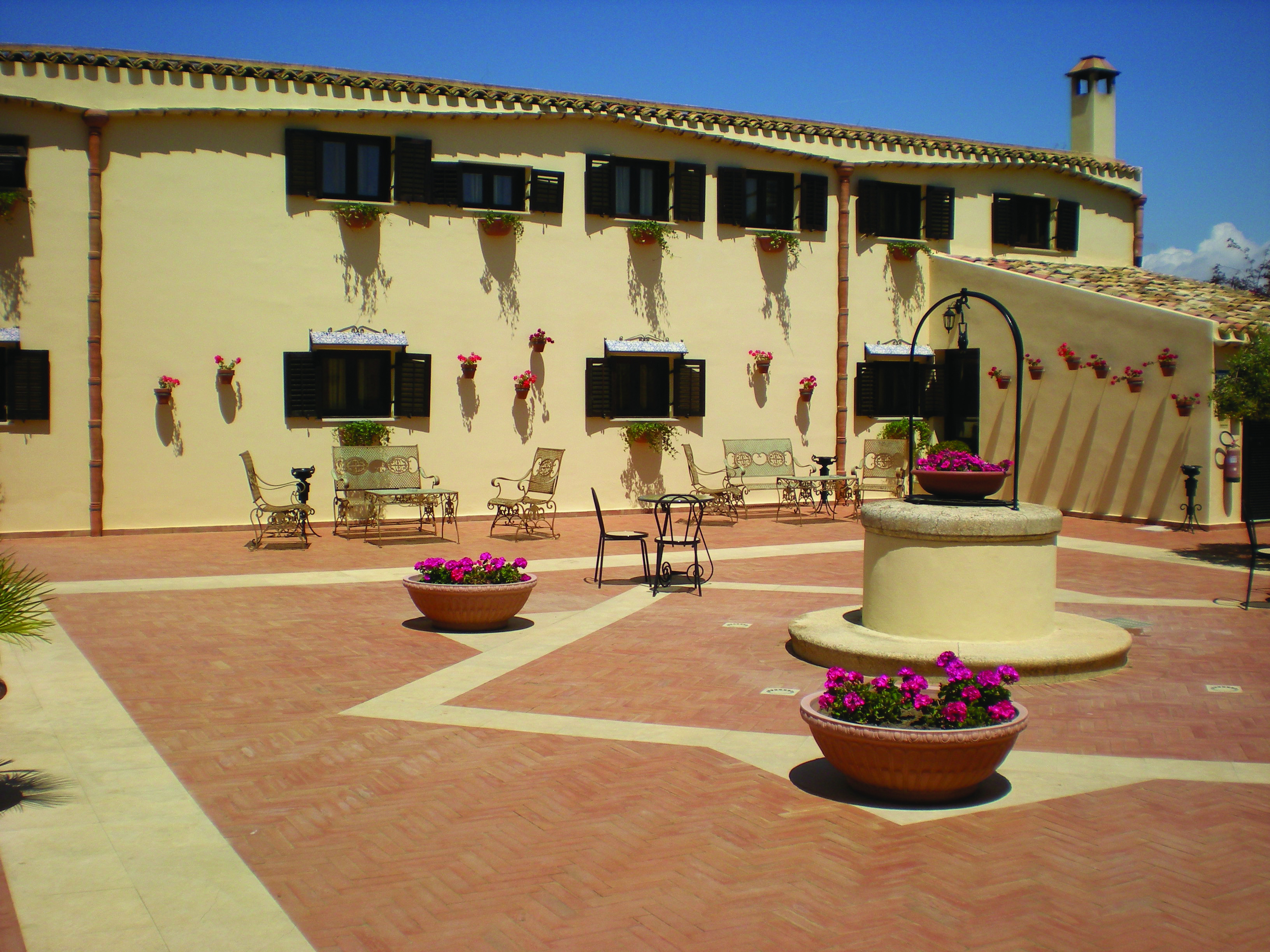 Hotel Baglio Della Luna Sicily patio outdoor seating 