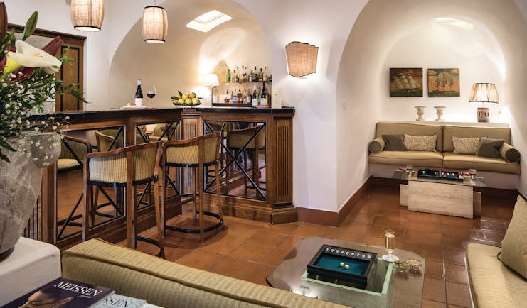 Hotel Villa Belvedere Sicily bar contemporary décor bar stools sofa