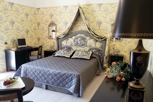 Palazzo Failla Sicily executive deluxe room ornate décor bed bedroom furniture
