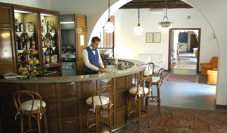 Villa Meligunis Sicily bar bartender traditional décor