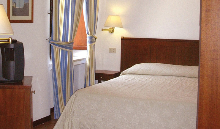 Villa Meligunis Sicily sea view room television modern décor