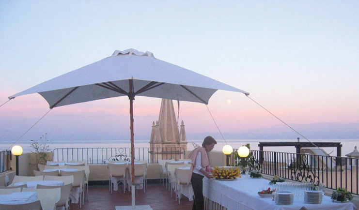 Villa Meligunis Sicily terrace bar outdoor dining area sea views