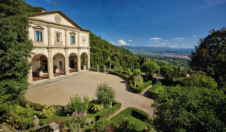 Villa San Michele Tuscany entrance drive way hotel building 