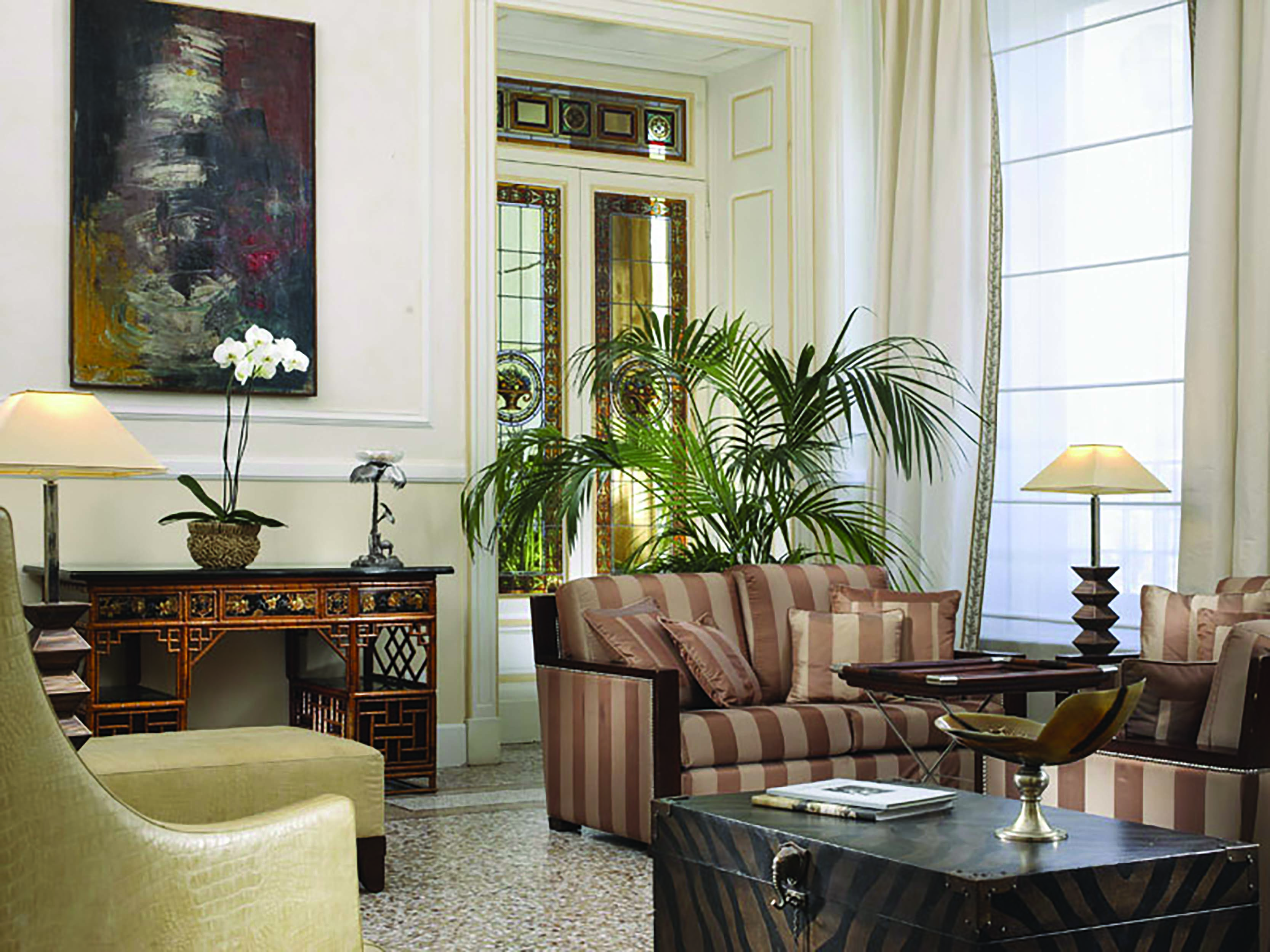 Principe di Piemonte Tuscany hall communal sitting area modern décor