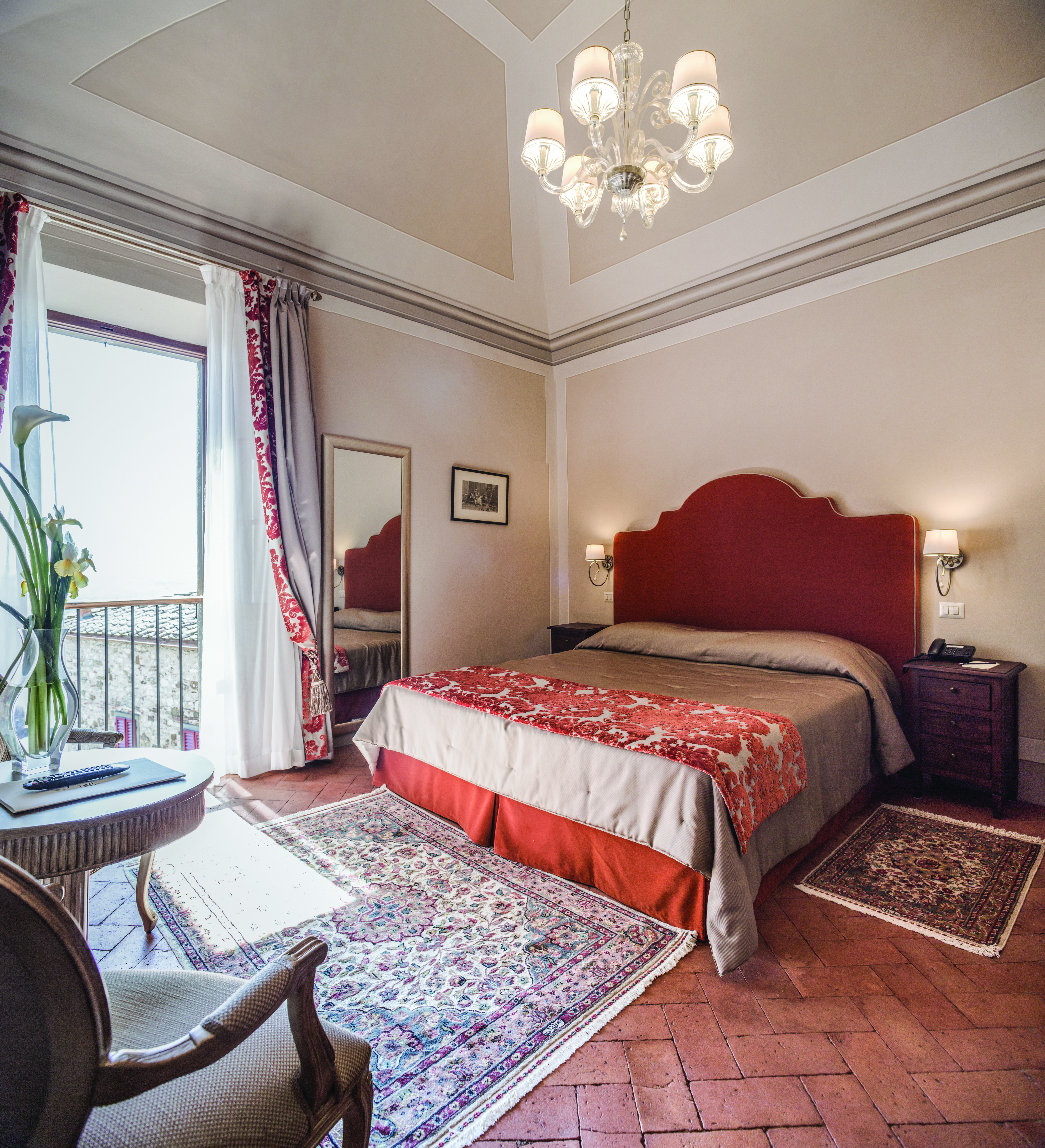 Palazzo Leopoldo Tuscany superior room bed cosy décor