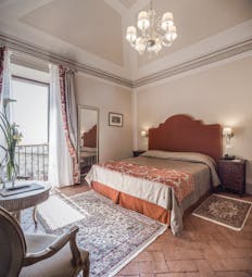 Palazzo Leopoldo Tuscany superior room bed cosy décor