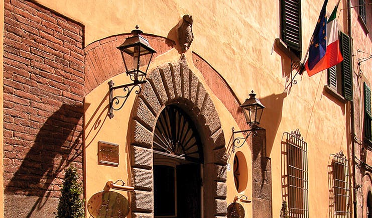 Relais dell'Orologio Pisa door hotel entrance traditional architecture