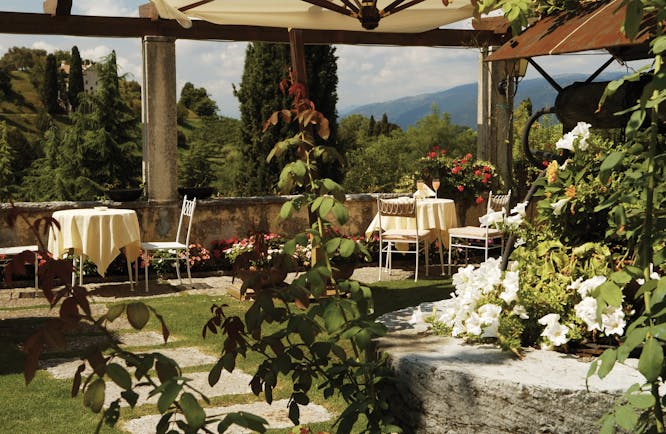 Villa Cipriani Veneto gardens outdoor seating roses views over the countryside