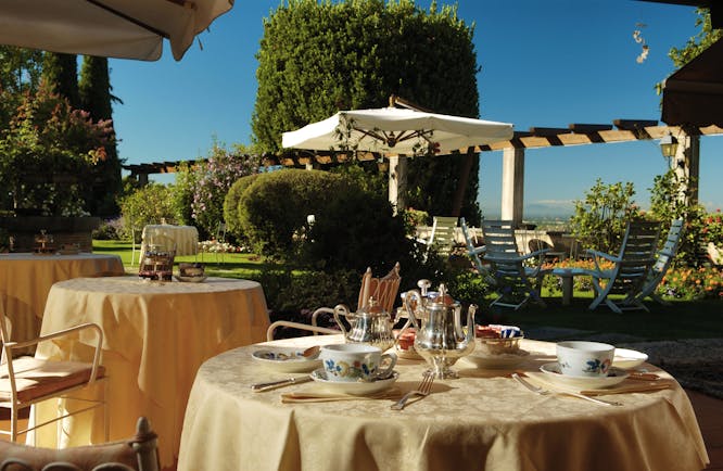Villa Cipriani Veneto outdoor dining and afternoon tea countryside views