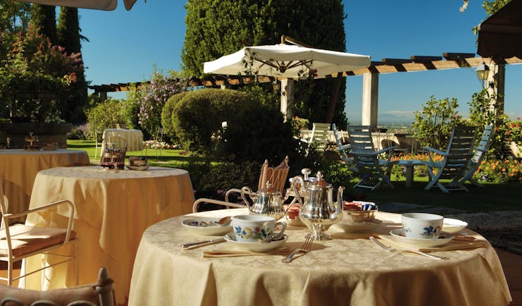 Villa Cipriani Veneto outdoor dining and afternoon tea countryside views