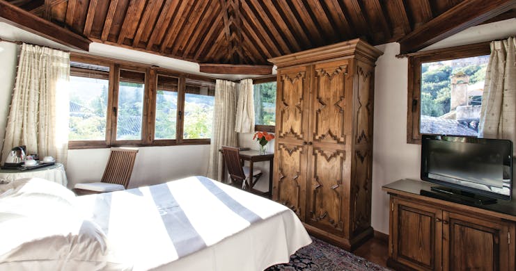 Casa Morisca Granada mirador room double bed balcony cosy décor