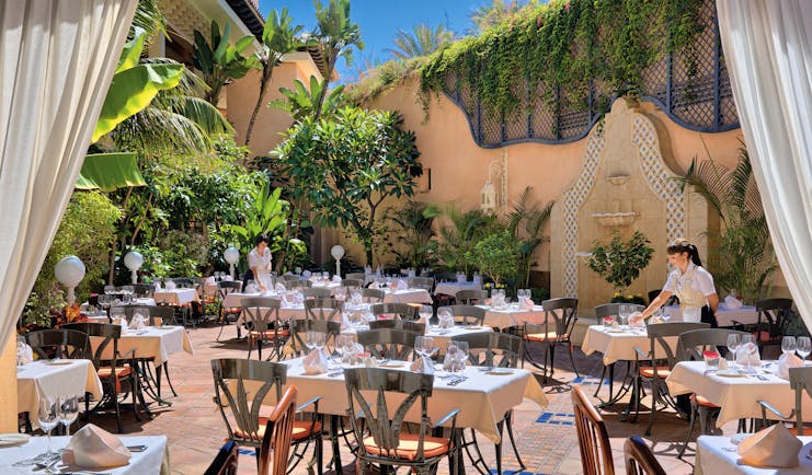 Gran Hotel Atlantis Bahia Fuerteventura patio restaurant outdoor seating area 